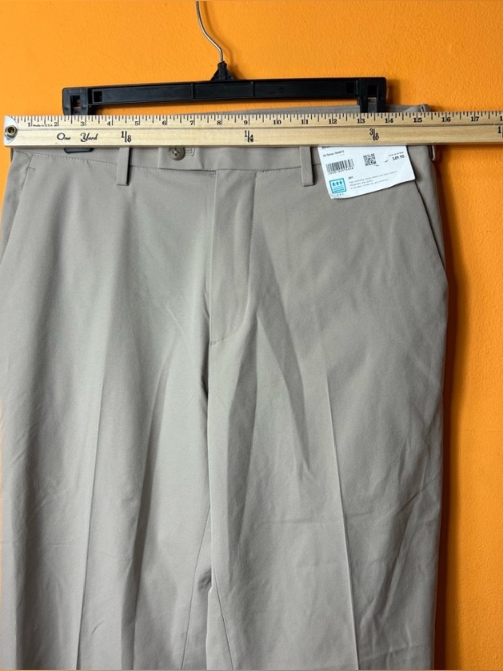 New w/Tags Uniqlo Men's Chinos in Light Tan - Picture 5 of 7